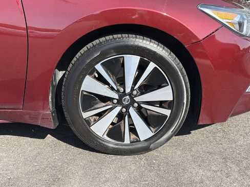 Used 2016 Nissan Maxima Platinum FWD image 13