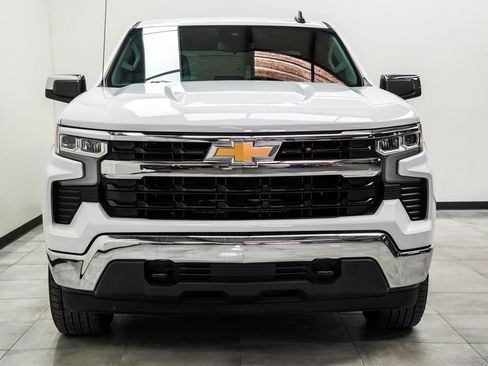 Used 2022 Chevrolet Silverado 1500 LT AWD/4WD image 6