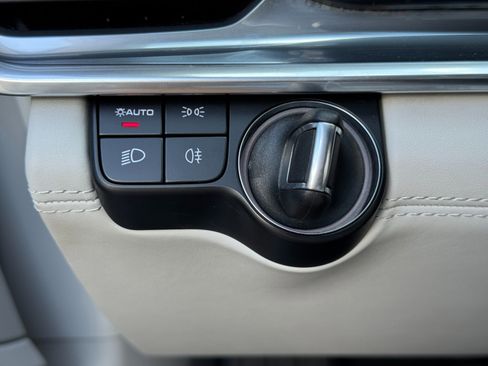 Used 2023 Porsche Panamera 4S w/ Sportdesign Package image 20