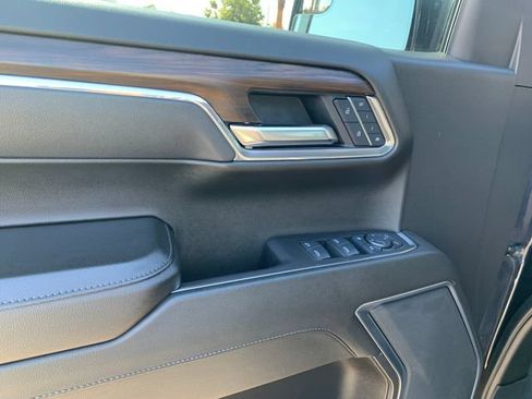 Used 2025 GMC Sierra 1500 SLT AWD/4WD image 20