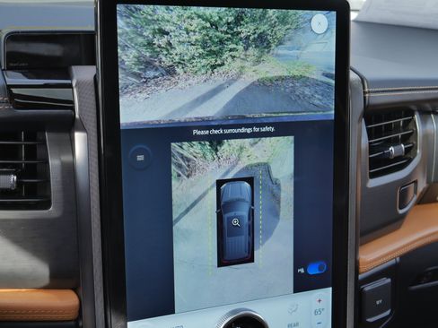 Certified 2023 Ford Expedition Max Platinum image 15