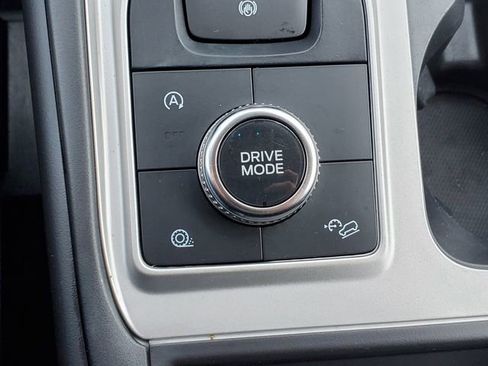 Used 2024 Ford Explorer XLT AWD/4WD image 22