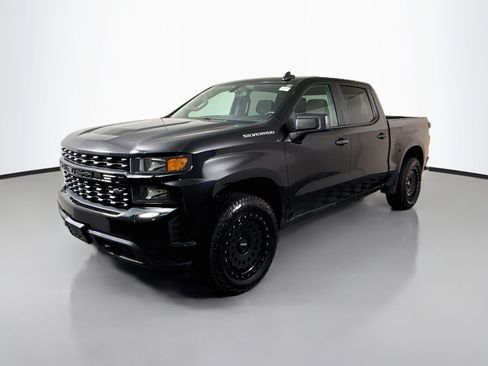 Used 2020 Chevrolet Silverado 1500 Custom w/ Custom Value Package AWD/4WD image 4