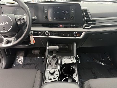Used 2023 Kia Sportage LX FWD image 16