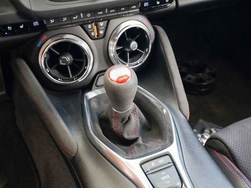 Used 2019 Chevrolet Camaro ZL1 image 65