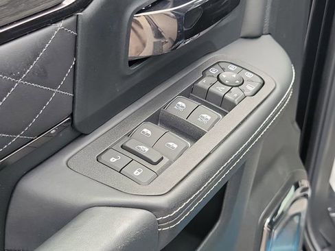 New 2026 RAM 2500 Limited AWD/4WD image 16