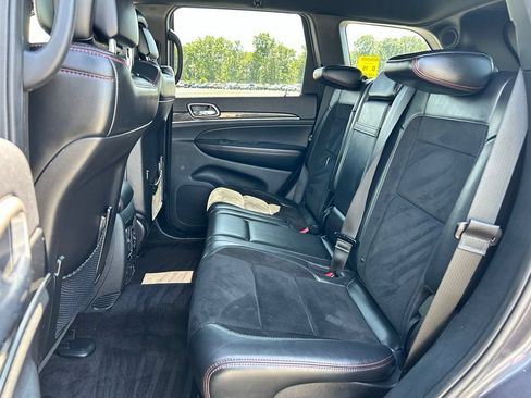 Used 2017 Jeep Grand Cherokee Trailhawk AWD/4WD image 16