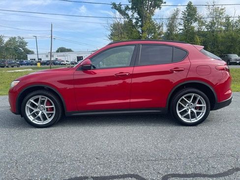 Used 2019 Alfa Romeo Stelvio Ti Sport w/ Quick Order Package 22S Sport AWD/4WD image 2