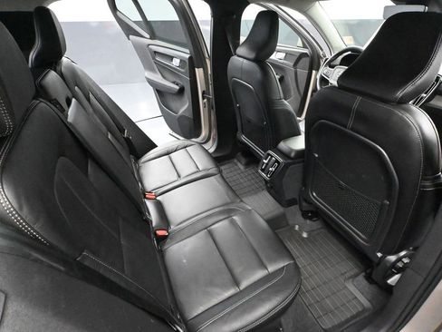 Used 2023 Volvo XC40 B5 Core AWD/4WD image 42