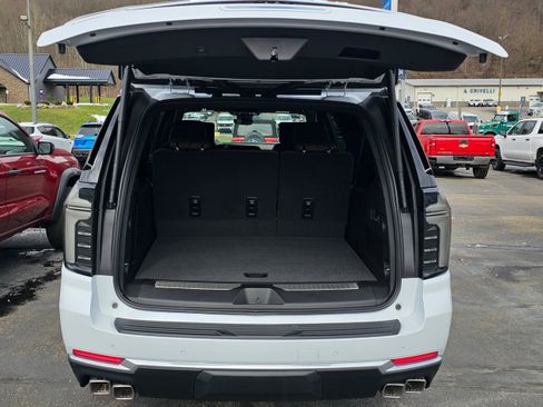 New 2026 Chevrolet Suburban High Country image 8