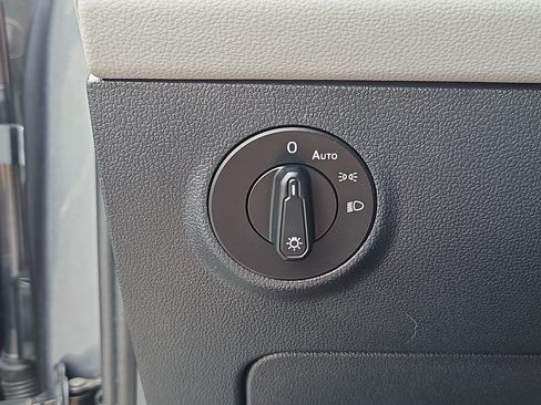 Certified 2024 Volkswagen Taos SEL AWD/4WD image 11