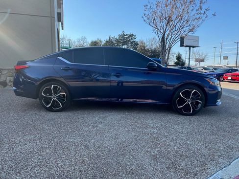 Used 2024 Nissan Altima 2.5 SR image 7