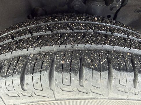 Used 2020 Ford Explorer XLT w/ Equipment Group 202A image 21