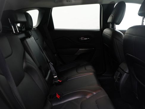 Used 2020 Jeep Cherokee Limited image 12