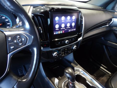 Used 2022 Chevrolet Traverse LT AWD/4WD image 12