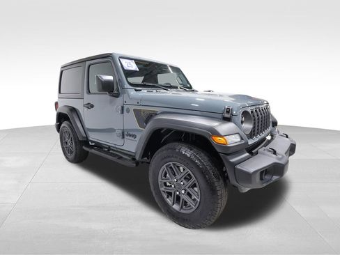 Used 2025 Jeep Wrangler Sport AWD/4WD image 6