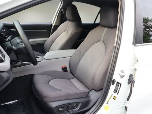 Used 2023 Toyota Camry LE FWD image 11