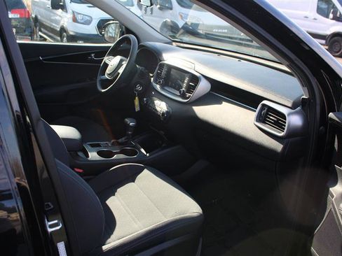 Used 2019 Kia Sorento L image 13