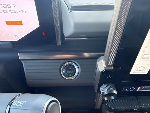 Used 2025 GMC Hummer EV 2X AWD/4WD image 24