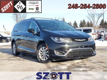 Used 2017 Chrysler Pacifica Touring-L