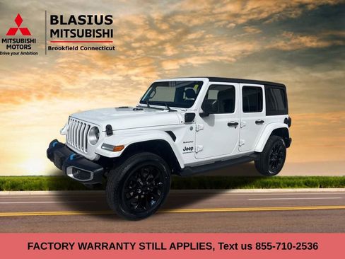 Used 2023 Jeep Wrangler Unlimited Sahara w/ Cold Weather Group image 4