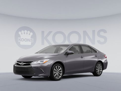 Used 2015 Toyota Camry XSE FWD image 1