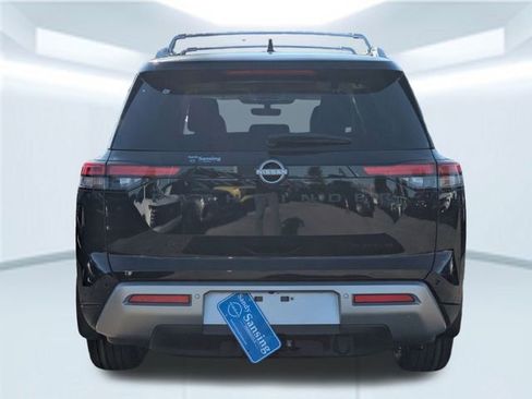 New 2025 Nissan Pathfinder Platinum w/ Black Appearance Package image 5