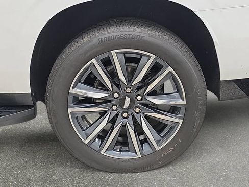 Used 2023 Cadillac Escalade ESV Sport Platinum AWD/4WD image 33