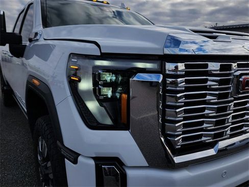 Used 2024 GMC Sierra 2500 Denali w/ Denali Reserve Package image 38