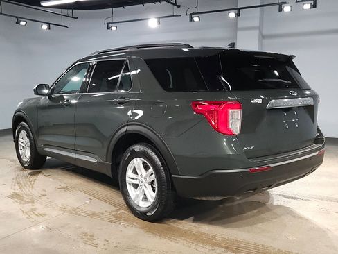 Used 2023 Ford Explorer XLT image 5