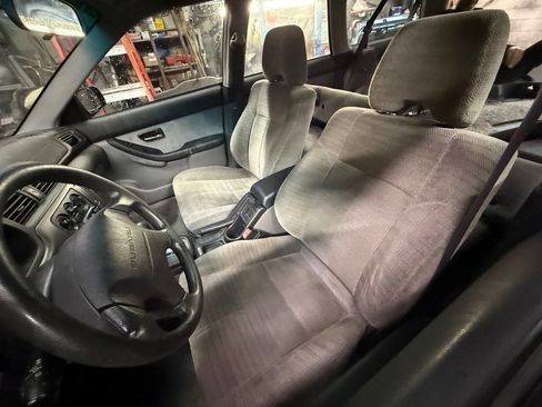Used 2001 Subaru Legacy L image 2