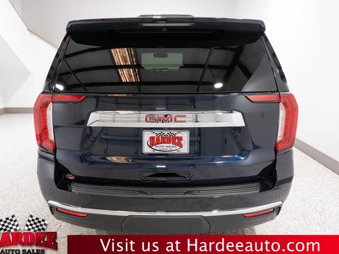 Used 2024 GMC Yukon SLT w/ SLT Luxury Package AWD/4WD image 4
