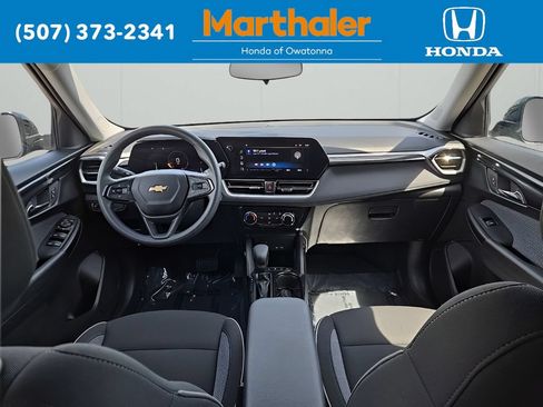 Used 2025 Chevrolet TrailBlazer LT AWD/4WD image 22