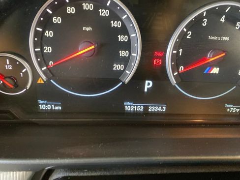 Used 2014 BMW M5 RWD image 11