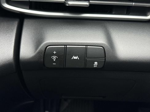 Used 2023 Hyundai Elantra SEL w/ Winter Weather Package image 19