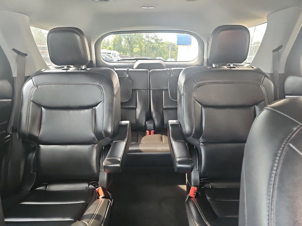 Used 2023 Ford Explorer XLT w/ Equipment Group 202A AWD/4WD image 10