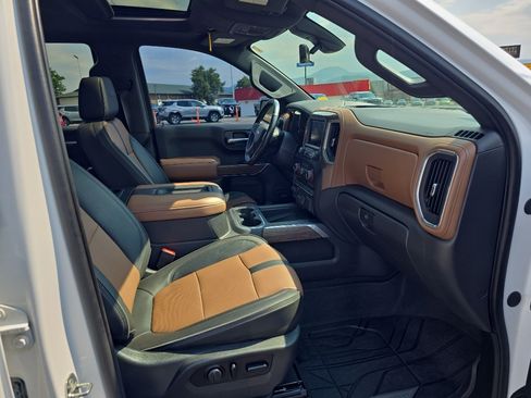 Used 2020 Chevrolet Silverado 1500 High Country w/ Technology Package AWD/4WD image 26