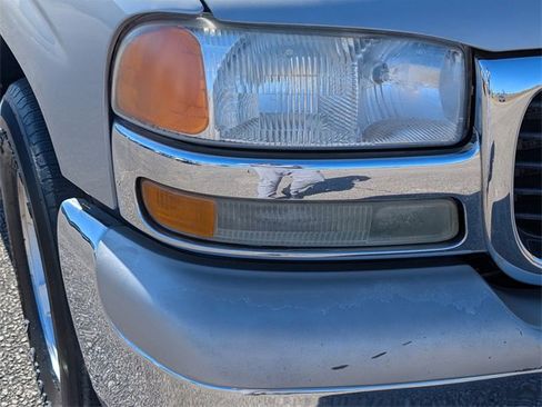 Used 2006 GMC Yukon SLT w/ SLT Preferred Equipment Group image 15