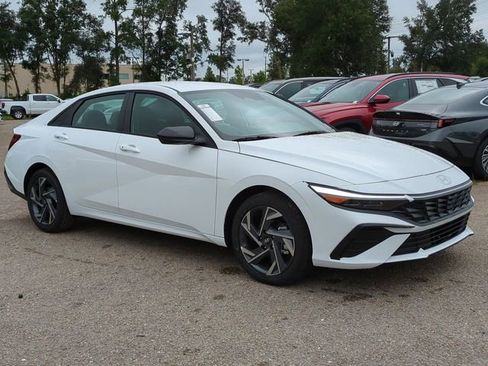 New 2025 Hyundai Elantra Sport image 3