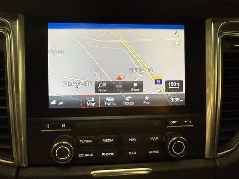 Used 2018 Porsche Macan AWD/4WD image 12