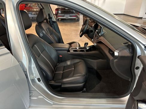 Used 2025 Nissan Altima 2.5 SR FWD image 35