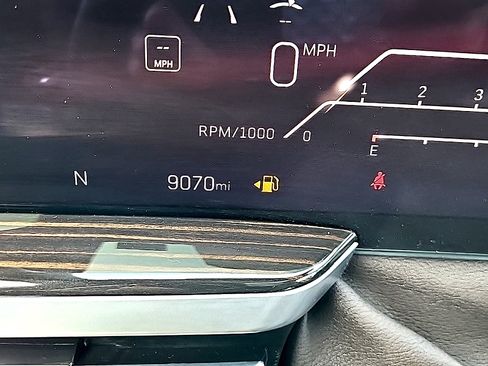 Certified 2026 Cadillac Escalade Luxury AWD/4WD image 23