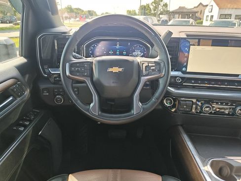 Used 2024 Chevrolet Silverado 3500 High Country w/ High Country Premium Package AWD/4WD image 16
