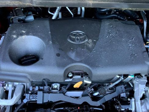 Used 2021 Toyota Sienna LE FWD image 38
