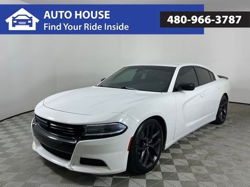 Used 2020 Dodge Charger SXT w/ Blacktop Package RWD image 1
