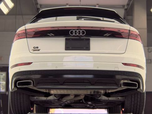 Used 2024 Audi Q8 Premium Plus w/ Premium Plus Package AWD/4WD image 6
