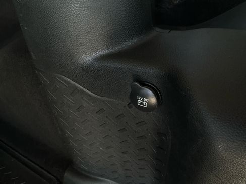 Used 2018 Jeep Wrangler Unlimited Sahara image 44