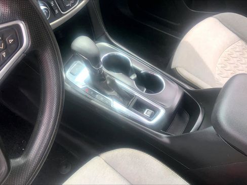 Used 2023 Chevrolet Equinox LS w/ LS Convenience Package image 16