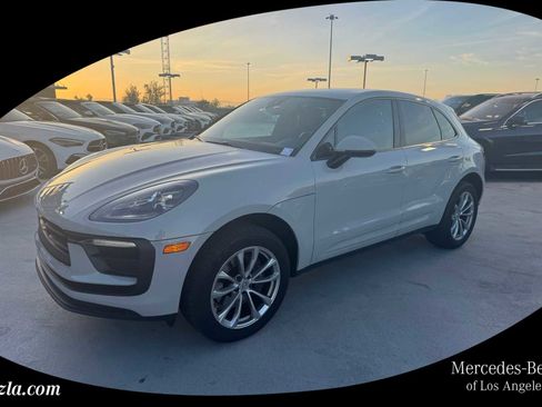 Used 2024 Porsche Macan image 1