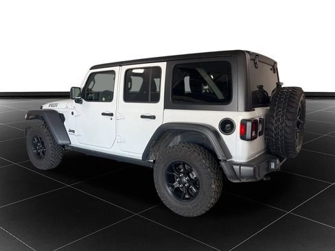 Used 2025 Jeep Wrangler Willys image 3